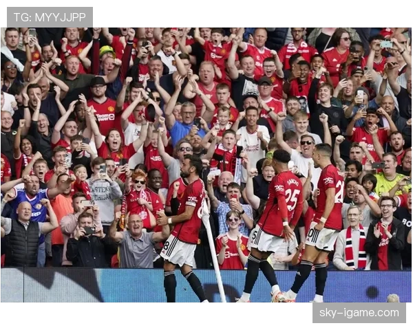 滕哈赫执教数据揭秘:球队攻防转换效率提升显著,战术革新初见成效 滕哈赫执教数据揭秘:球队攻防转换效率提升显著,战术革新初见成效