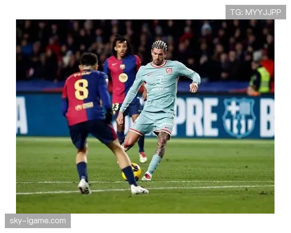 奥布拉克伤愈归来状态回勇，展现超级门将的坚韧与决心