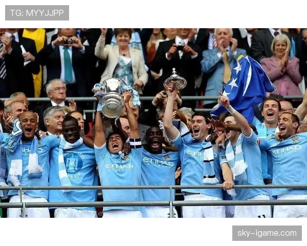 曼城中场组织能力卓越，持续提升球队竞争力展现亮眼表现