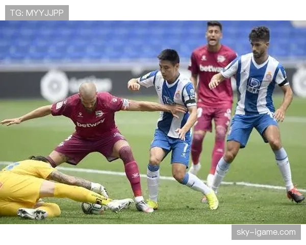 莱切锋线爆发状态回升，保级希望重燃